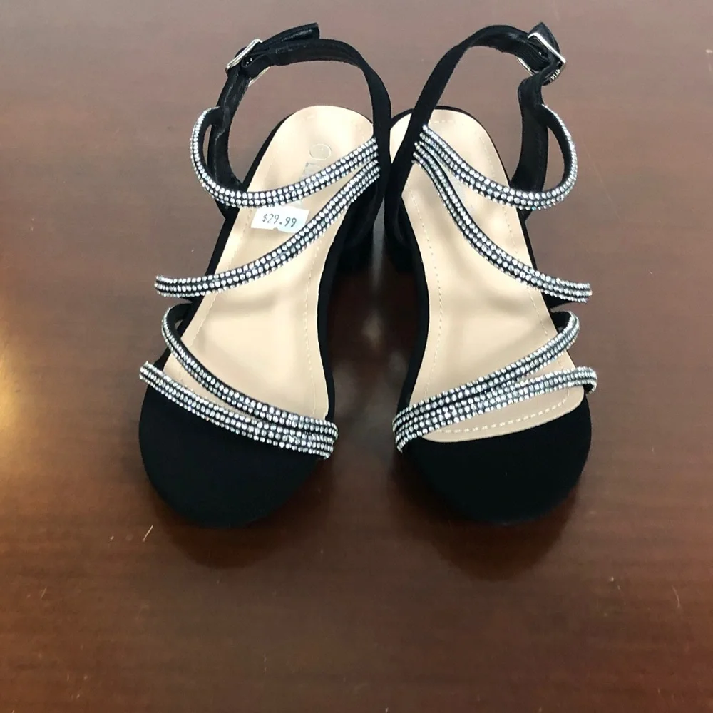 Lucky Top Black Strappy Rhinestone Dress Shoes Sz 1 brand new